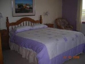 Iron/ironing board, free cots/infant beds, free WiFi - Sunville House (Ballycotton)