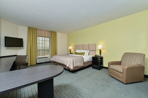Studio Suite, 1 giường cỡ king, phù hợp cho người khuyết tật (Communications) | Bàn, giường gấp/giường phụ (phụ phí) 