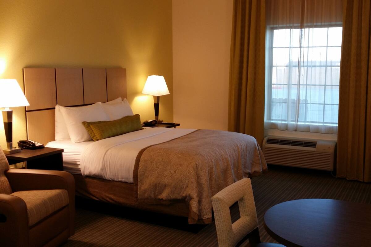 Desk, rollaway beds (surcharge), WiFi (free), bed sheets