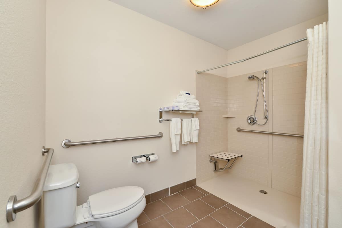 1 habitación, escritorio, camas plegables/adicionales y wifi gratis