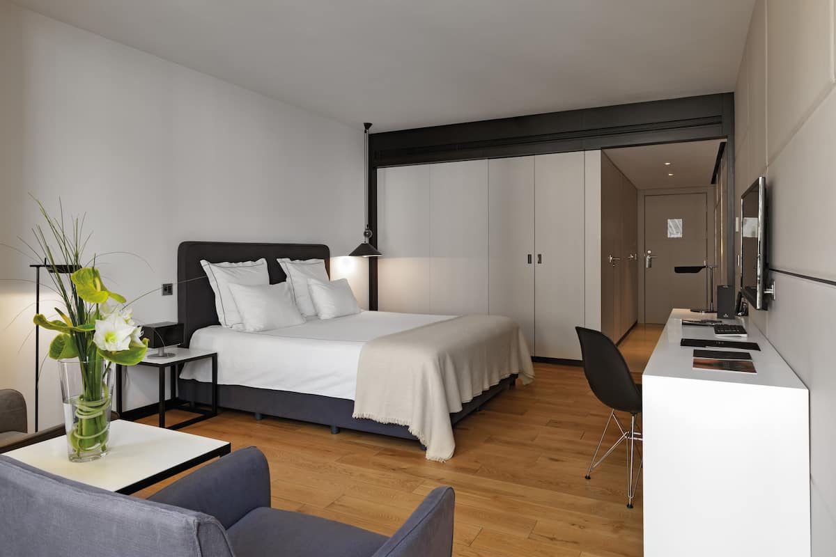 Egyptian cotton sheets, memory-foam beds, minibar, in-room safe