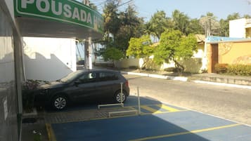 免費自助泊車