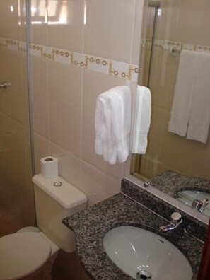 Standard Room | Bathroom