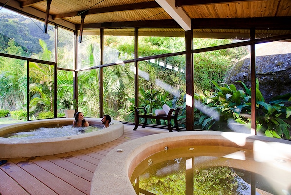 Couples treatment rooms, sauna, hot tub, steam room, body treatments - Savegre Hotel Natural Reserve & Spa (Páramo)