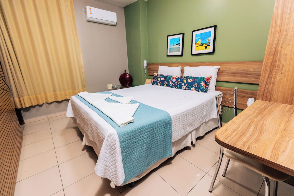 Superior Double Room | 1 bilik tidur, bar mini, dihias secara berasingan, meja