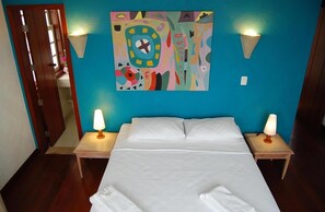 Minibar, desk, free WiFi