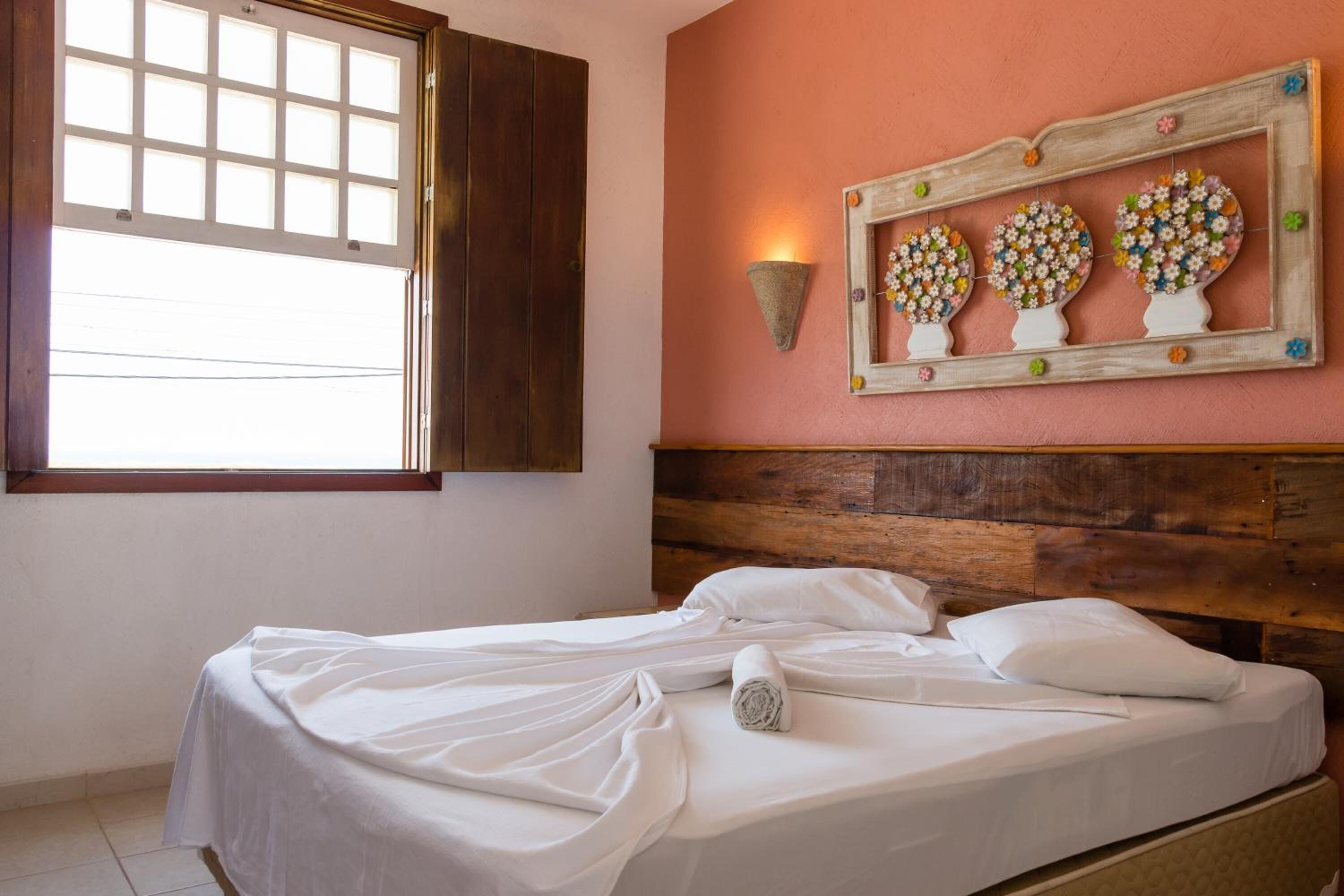 迷你  吧、書桌、免費 Wi-Fi