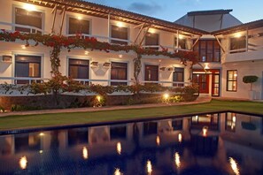 Front of property – evening/night - Pousada da Espera (Camacari)