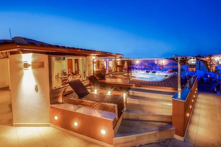 室外 SPA 浴缸. 安德拉德德拉巴西尔酒店