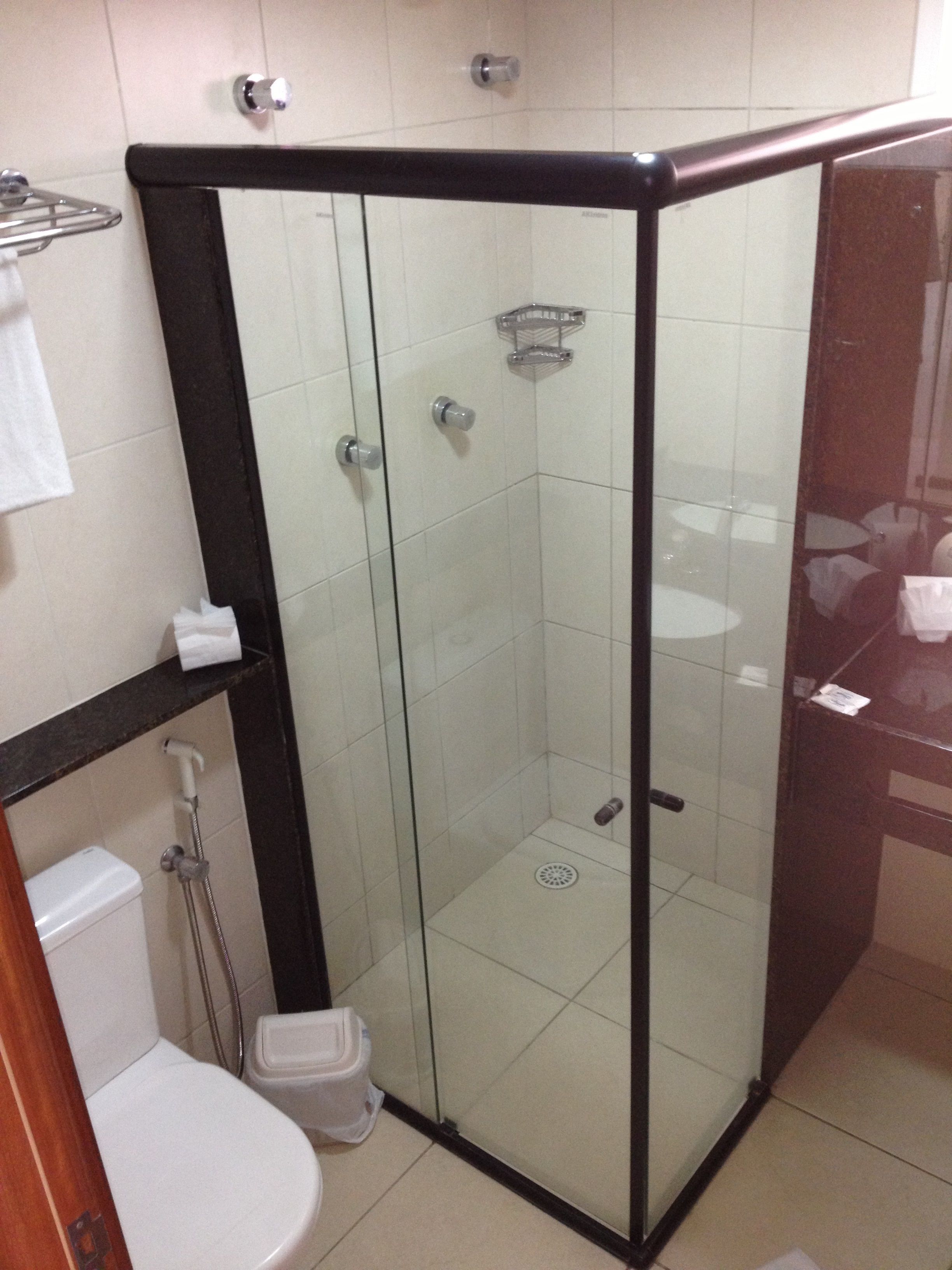 single room | bathroom | shower, free toiletries, towels