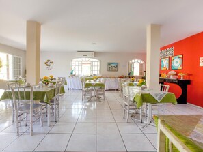 Dining - Pousada Recanto Shangri-la (Cabo Frio)