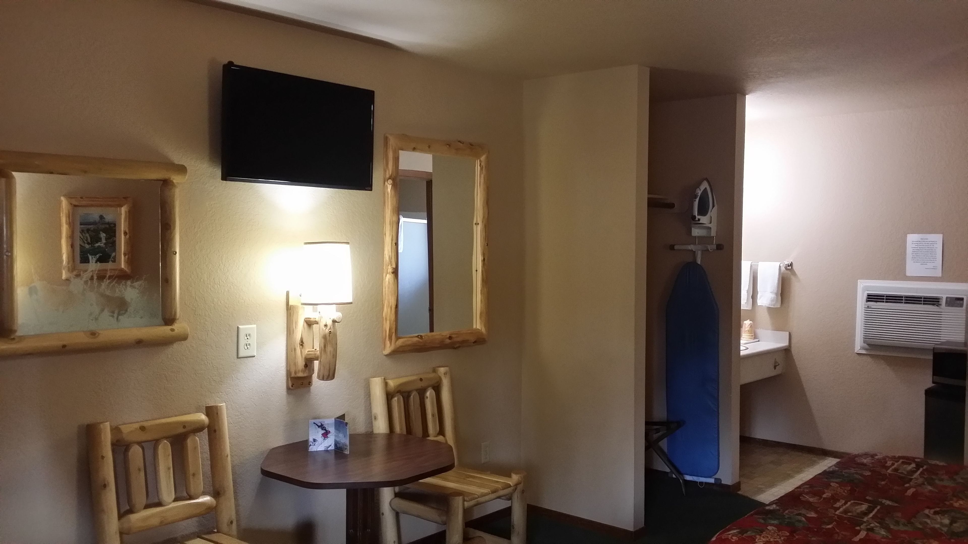 desk, iron/ironing board, free wifi