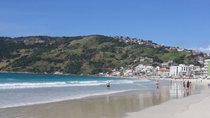 14-inch TV with digital channels - Pousada Lymar (Arraial do Cabo)