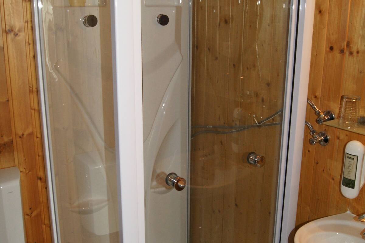 double room, mountain view | bathroom | free toiletries, hair dryer, bathrobes, towels