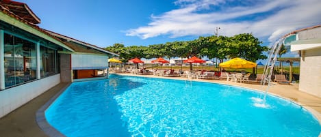 Outdoor pool, pool loungers