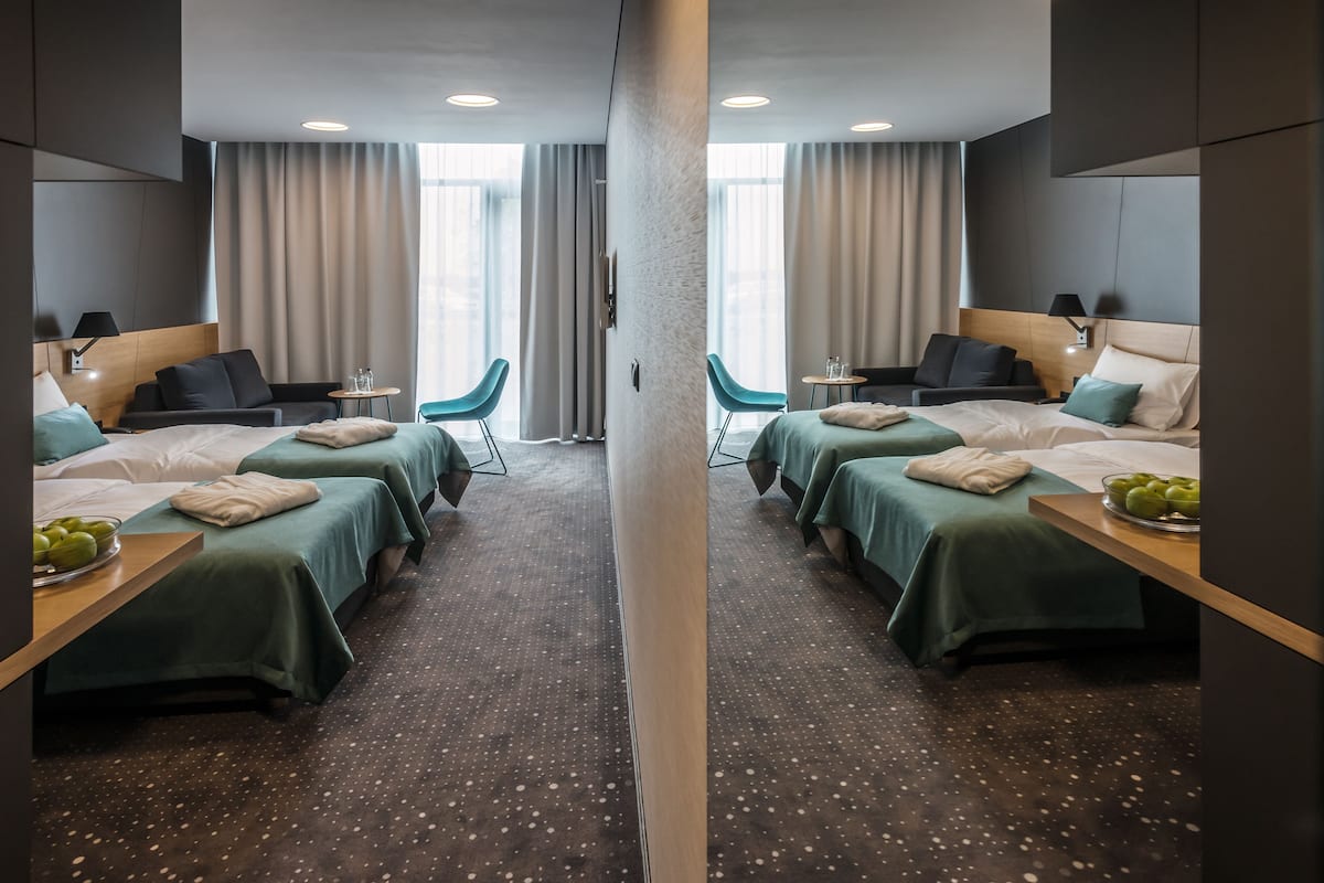 comfort room | minibar, in-room safe, blackout curtains, soundproofing