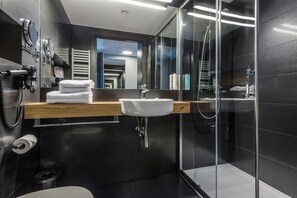 Free toiletries, hair dryer, bathrobes, towels - Regatta Hotel Restauracja Spa (Poznan)