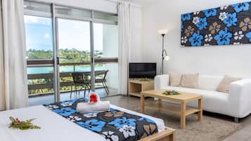 Studio Deluxe Ocean View | In-room safe, individually decorated, individually furnished