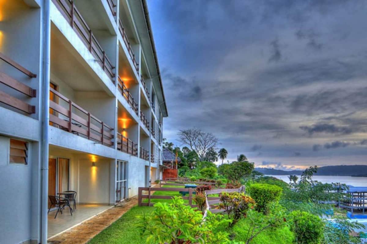 1 bedroom apartment ocean view | balcony