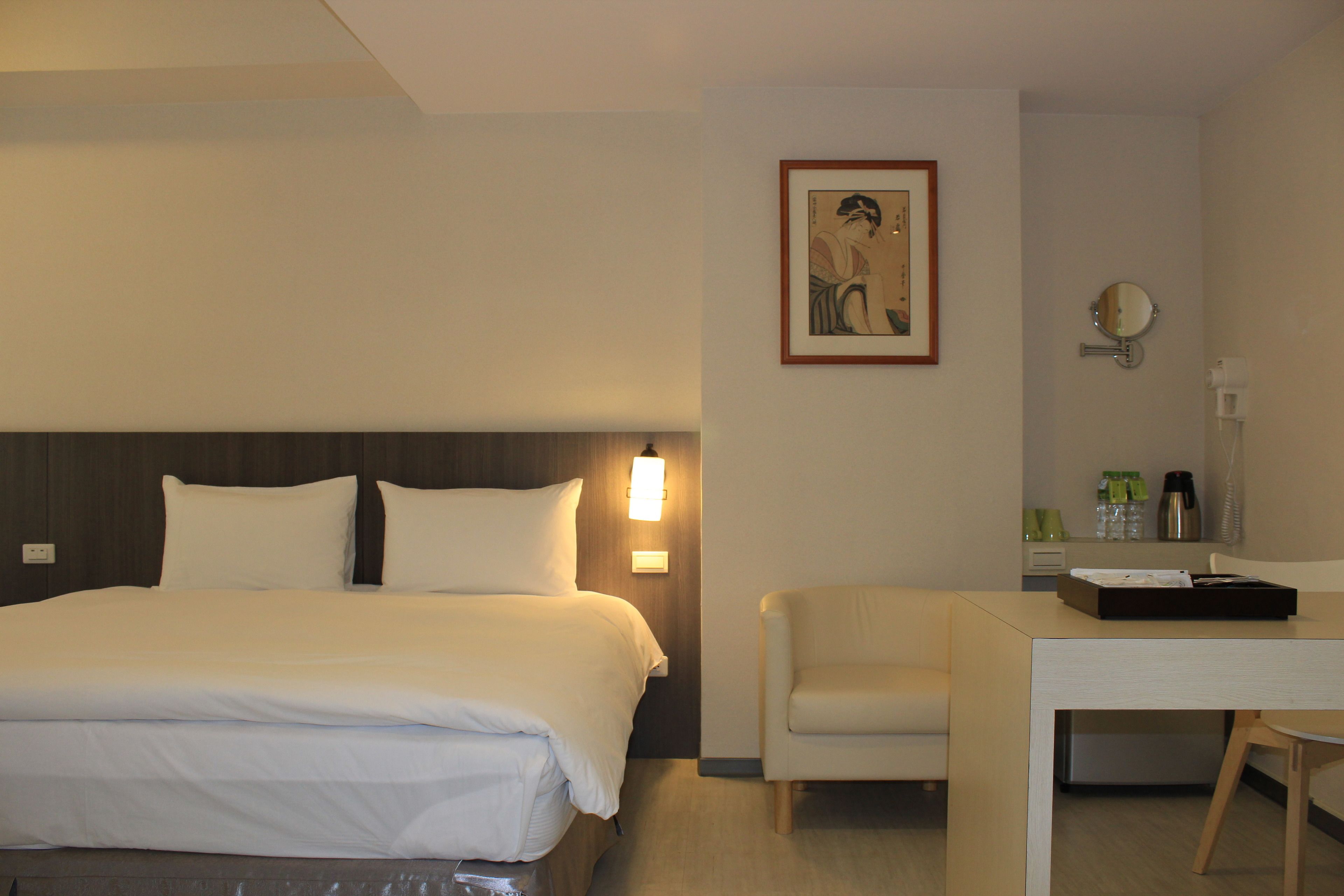 superior quadruple room, no windows (無早餐) | blackout curtains, free wifi, bed sheets