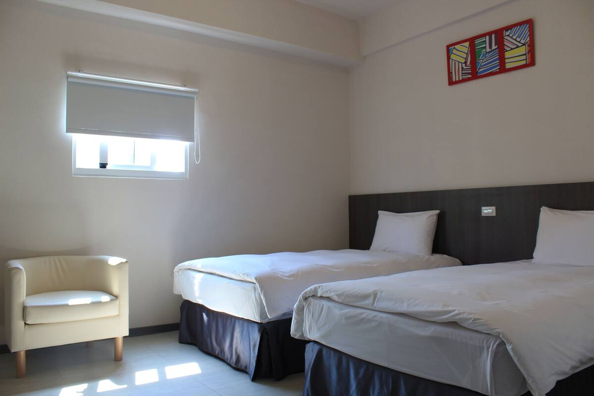 Twin Room (無早餐) | Blackout drapes, WiFi (free), bed sheets