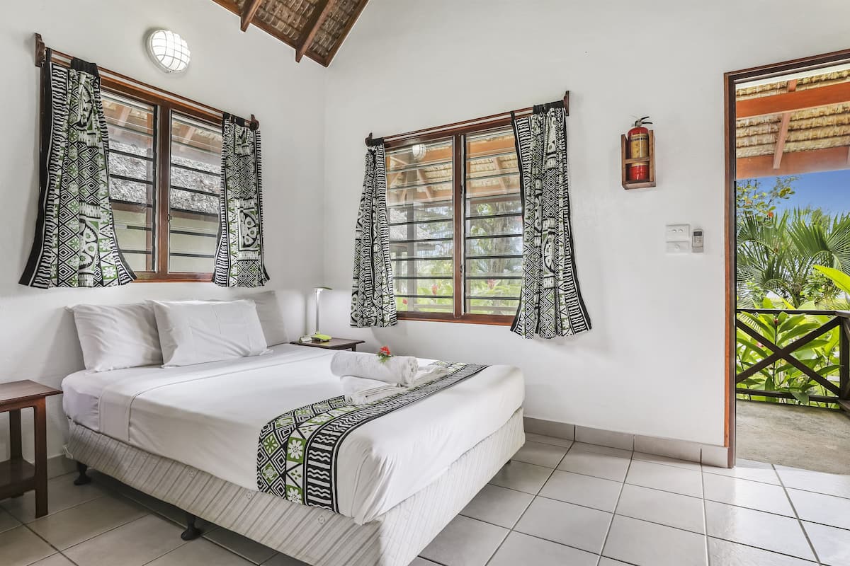 dolphin ocean room | select comfort beds, in-room safe, iron/ironing board