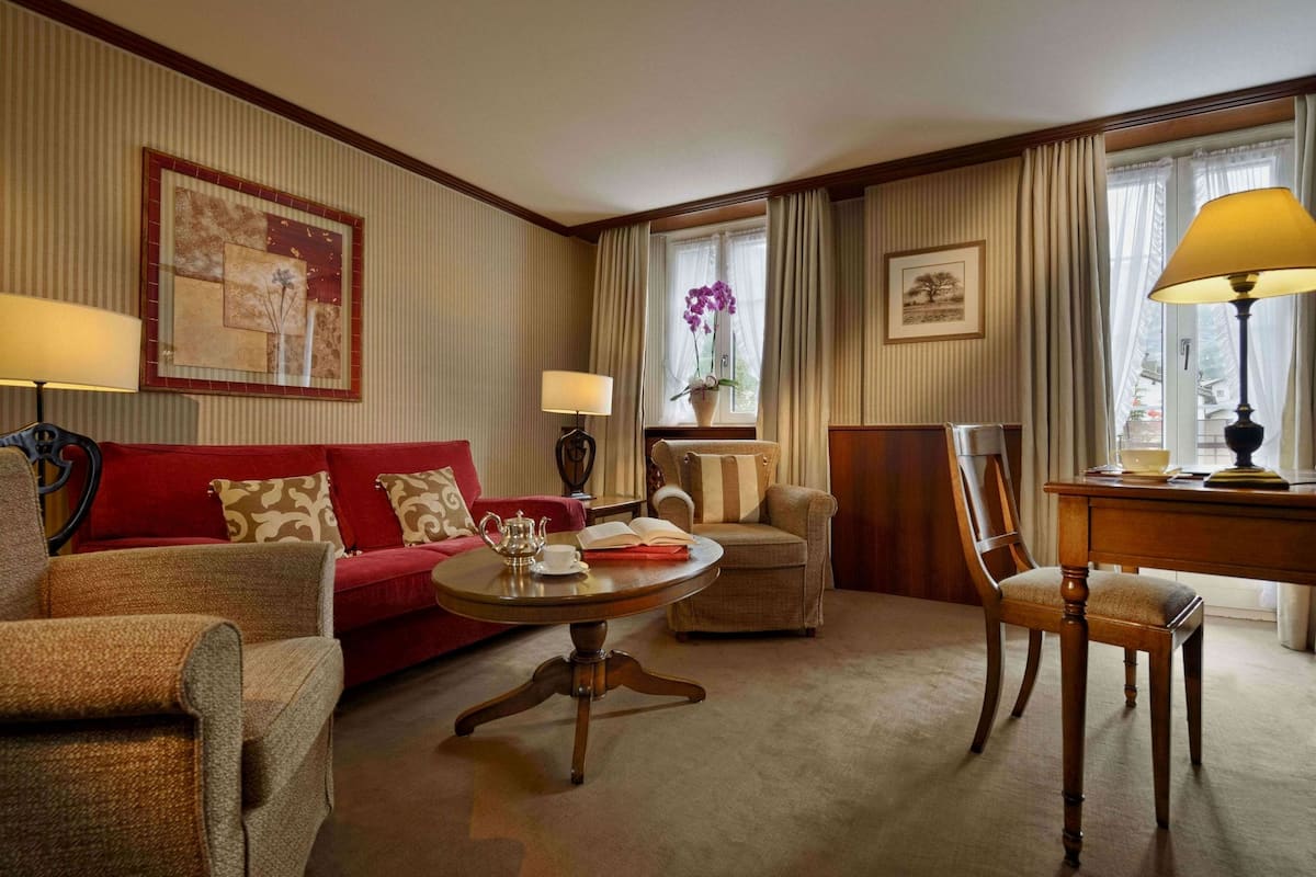 1 bedroom, premium bedding, down comforters, pillowtop beds
