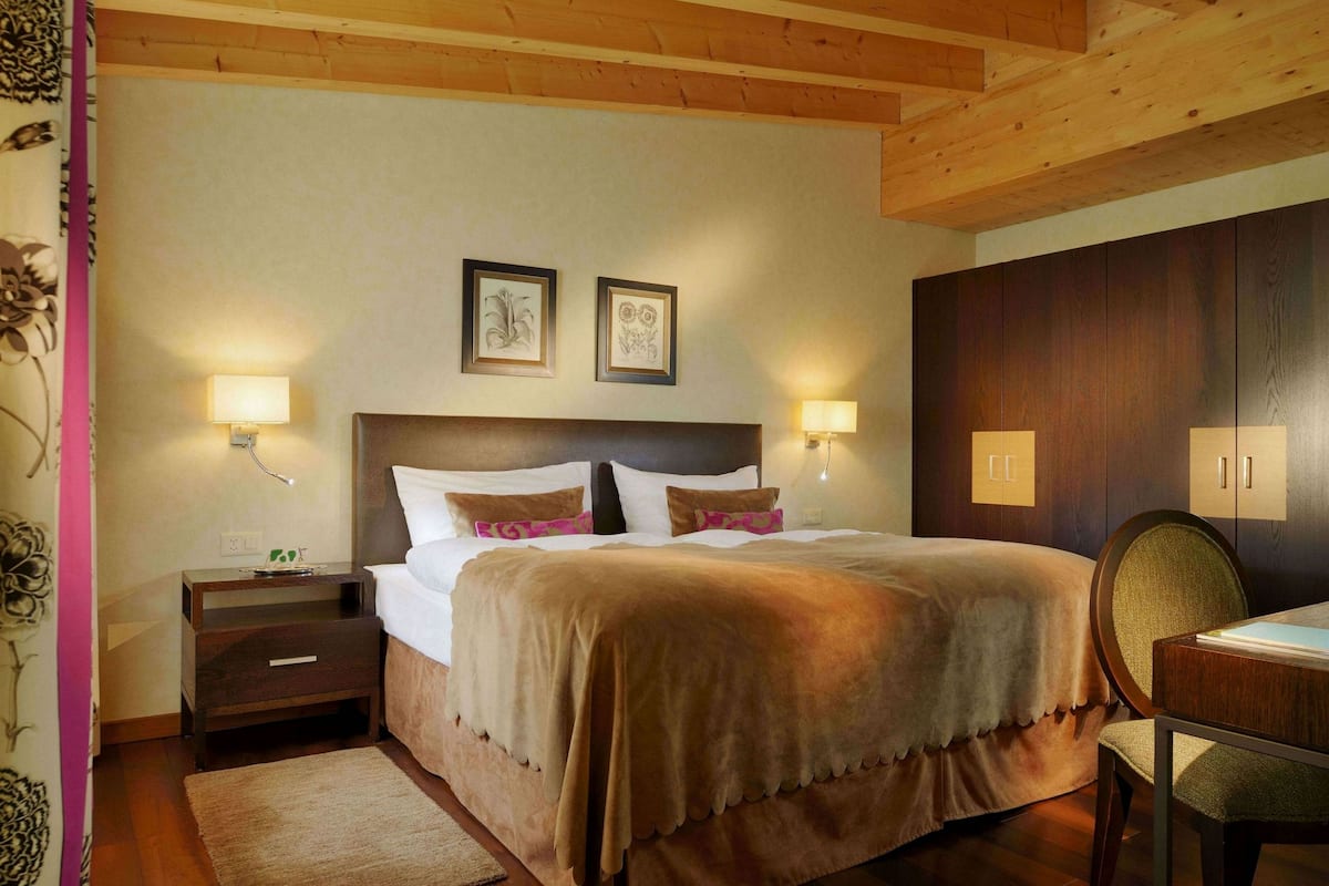 Whymper Suite | 1 bedroom, premium bedding, down comforters, pillowtop beds