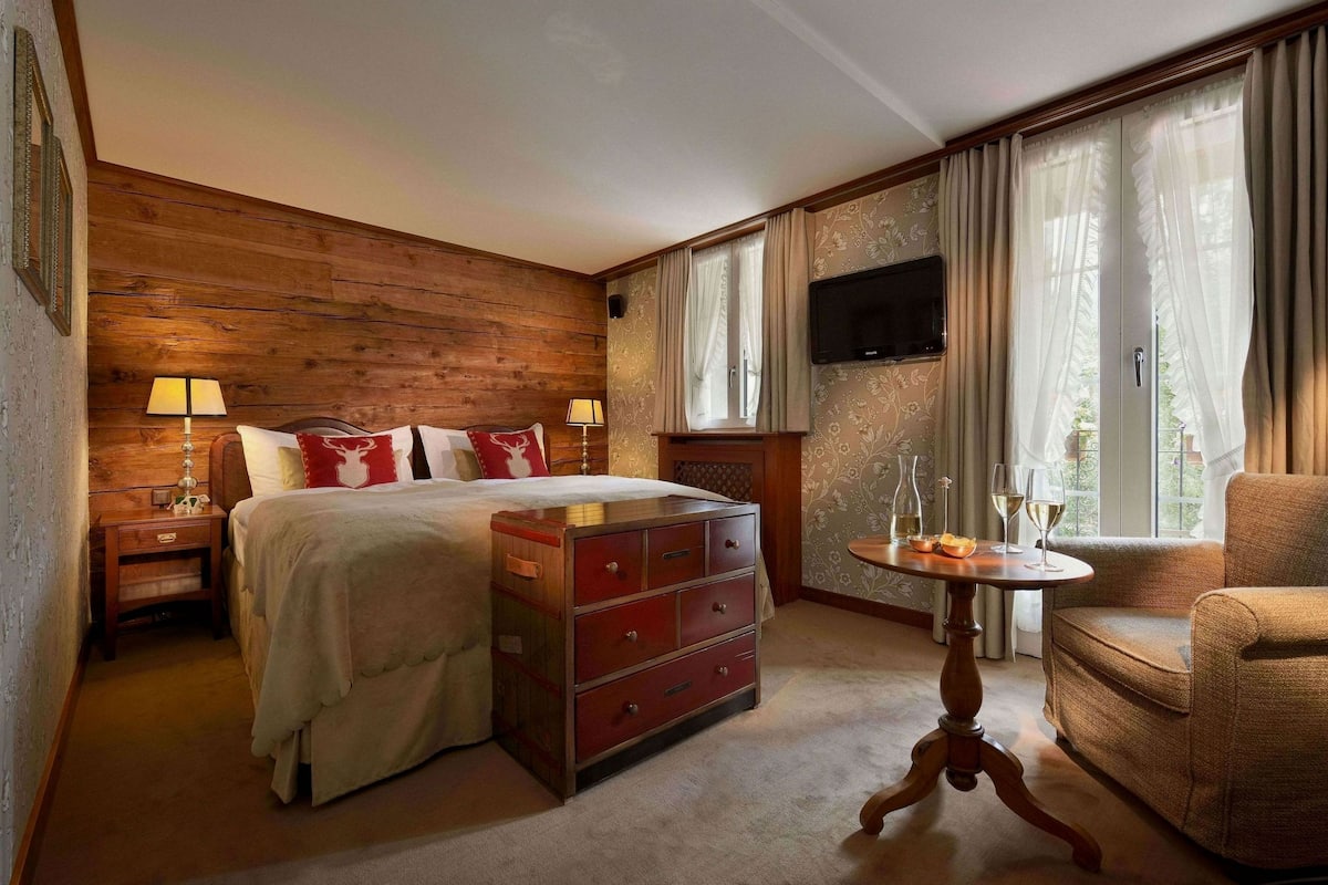 alpenrose double room | 1 bedroom, premium bedding, down duvets, pillow-top beds