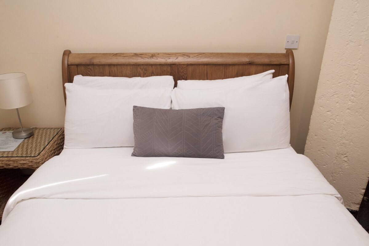 Individually decorated, free cots/infant beds, rollaway beds, free WiFi