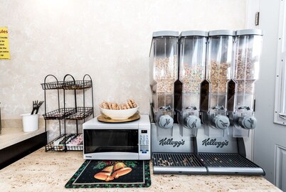 Niagara Parkway Court Motel