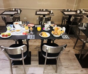Colazione continentale a pagamento, servita tutte le mattine 