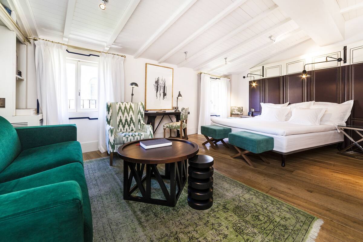 Phòng Suite Junior (Plaça) | Bộ đồ giường kháng dị ứng, chăn bông, minibar, két bảo mật tại phòng 