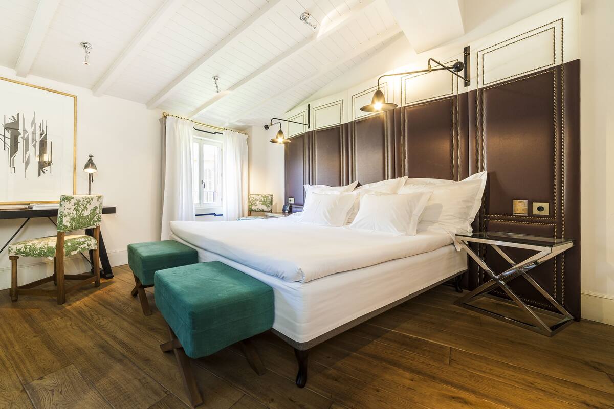 junior suite (plaça) | 1 bedroom, premium bedding, down duvets, minibar