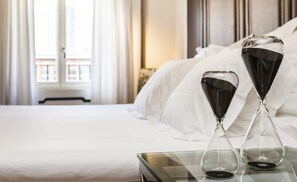 ห้องจูเนียร์สวีท (Plaça) | เครื่องนอนป้องกันสารก่อภูมิแพ้, ผ้านวมขนเป็ด, มินิบาร์