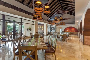 6 restaurants servant le petit déjeuner, spécialités Cuisine mexicaine