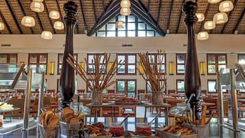 6 restaurants, breakfast, lunch, dinner served; Mexican cuisine