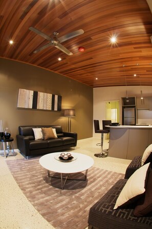 Standard-Apartment, Nichtraucher, Küche (1 bedroom Apartment) | Wohnbereich | LED-Fernseher