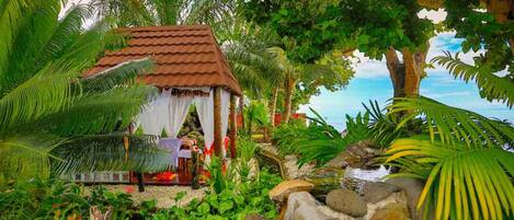 Body scrubs, facials, massage/treatment rooms, manicures and pedicures