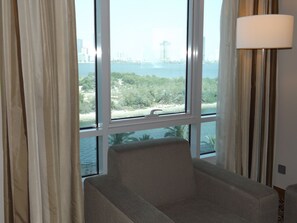 Premium kamer, 1 kingsize bed, uitzicht op lagune | Uitzicht op het meer