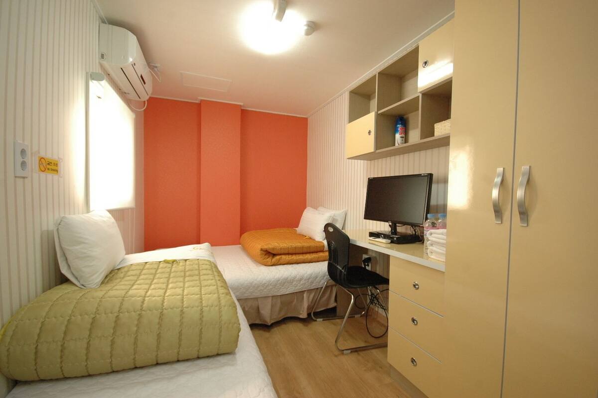 Triple Room (Type A) | Individually furnished, iron/ironing board, free WiFi
