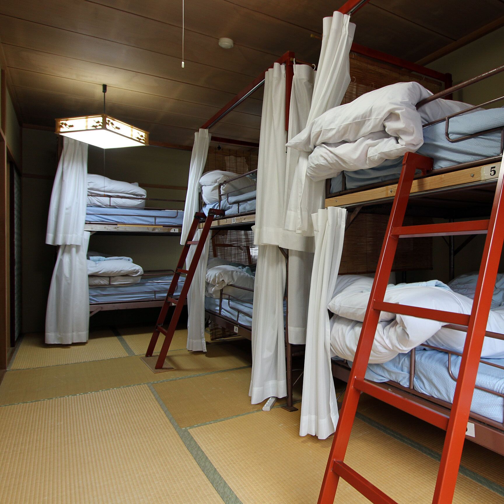 WiFi (free), bed sheets