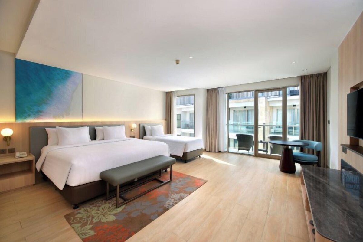 Family Suite | In-room safe, desk, laptop workspace, soundproofing