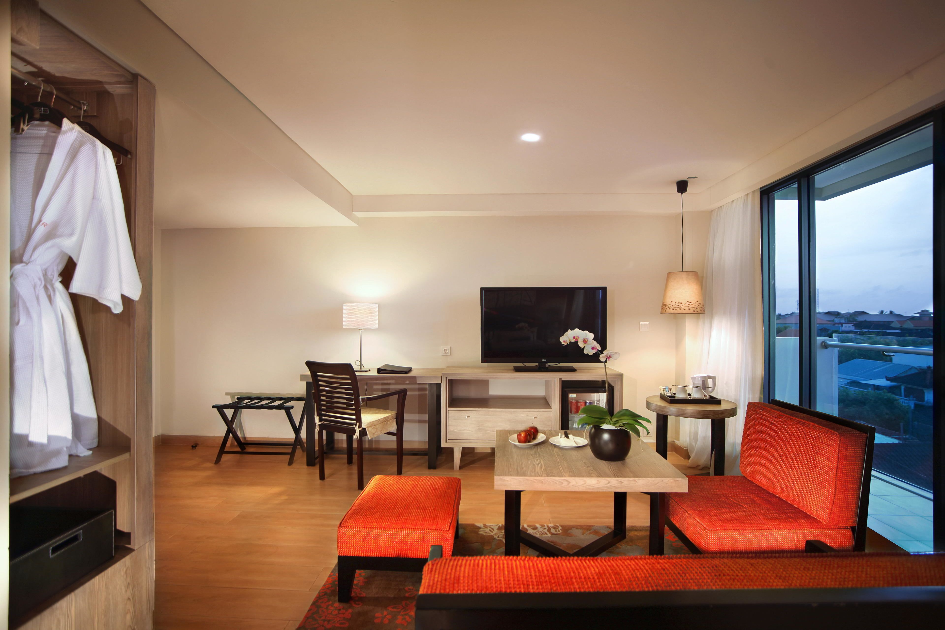 harper suite | 1 bedroom, in-room safe, desk, laptop workspace