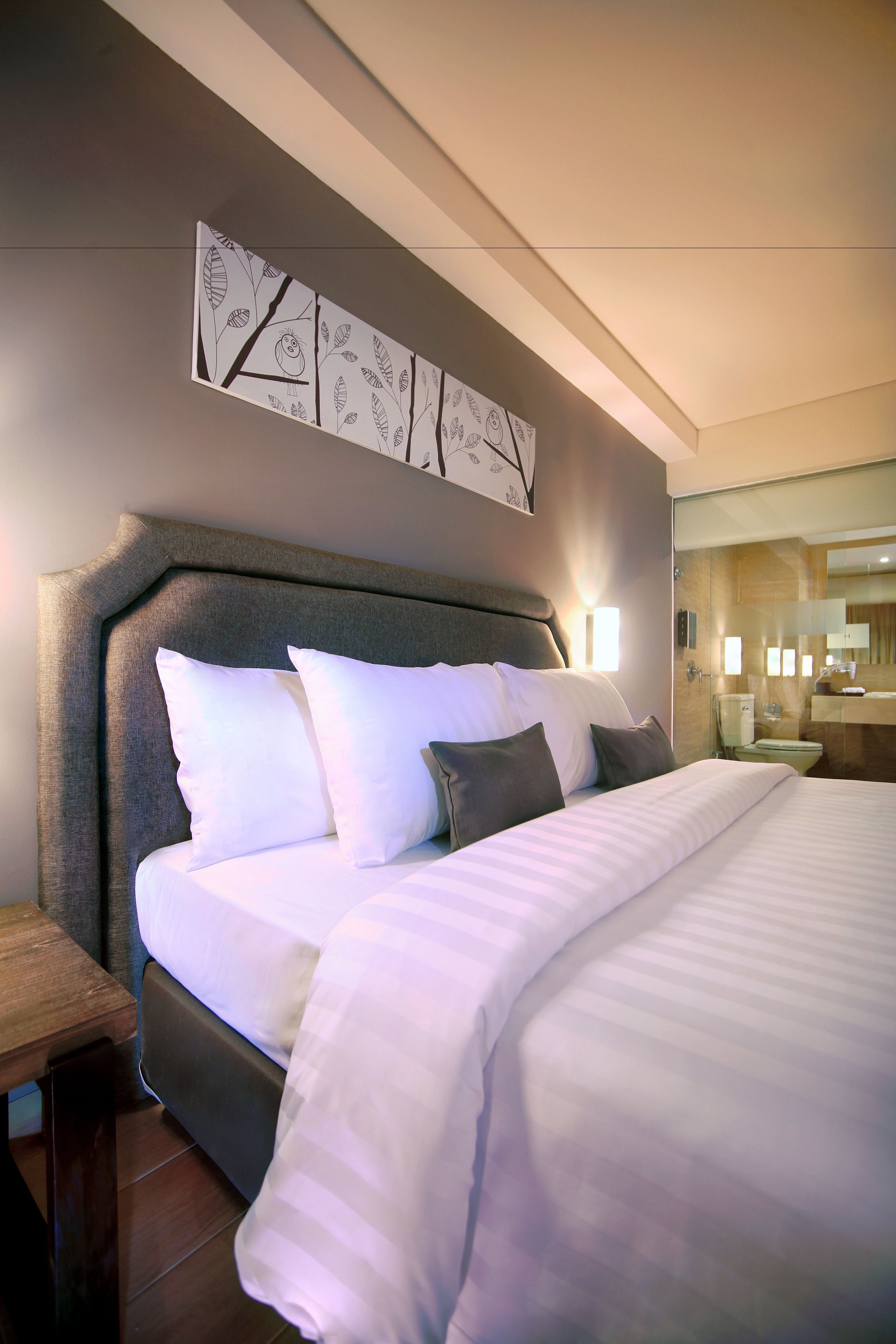 superior room | 1 bedroom, in-room safe, desk, laptop workspace