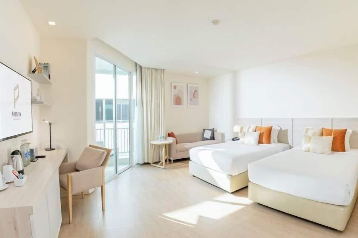 1 bedroom, free minibar items, in-room safe, desk