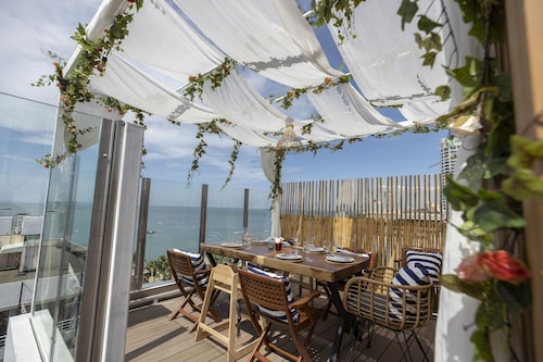 Pattaya Sea View Hotel