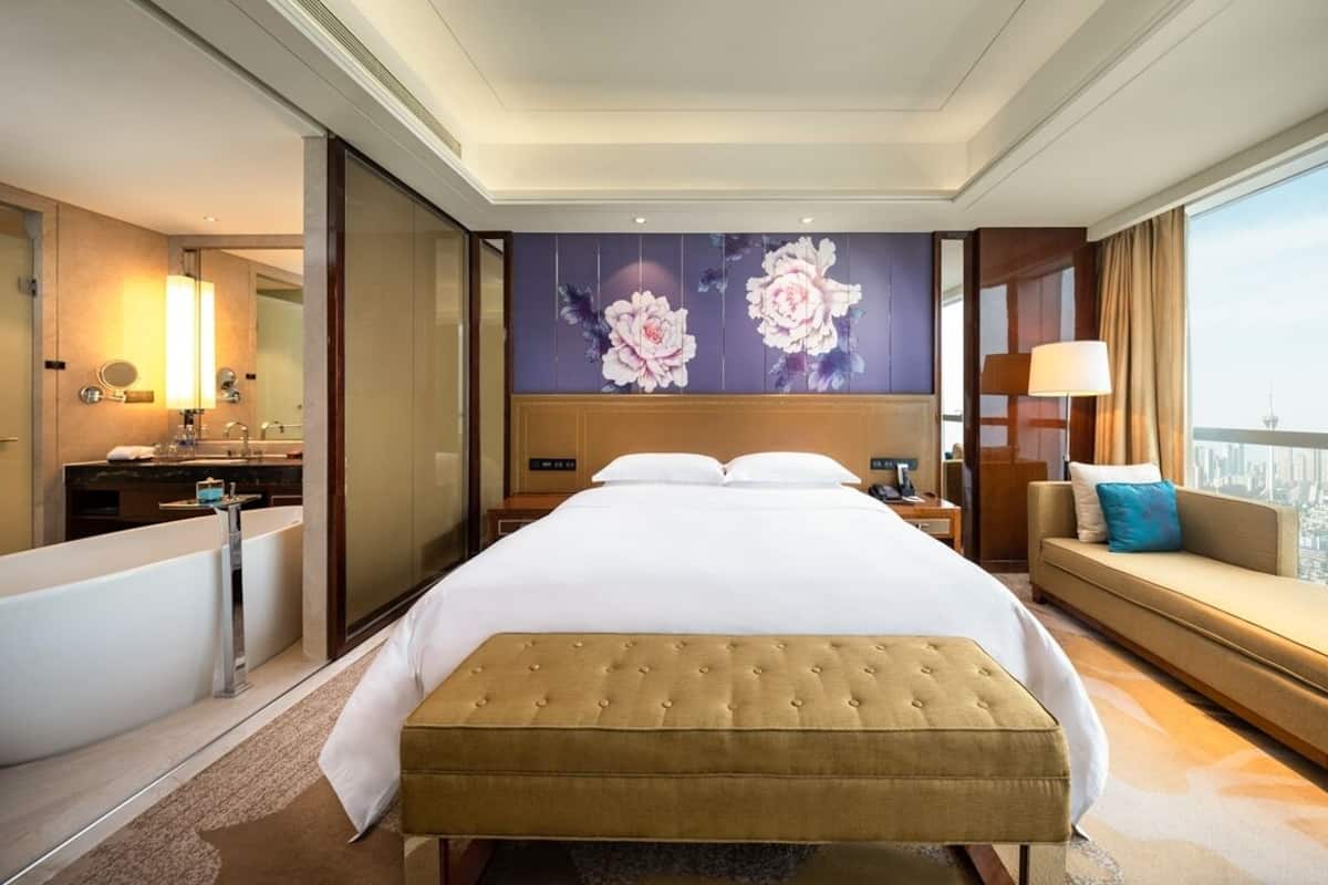 Phòng đơn Executive | Bộ đồ giường cao cấp, minibar, két bảo mật tại phòng, bàn 
