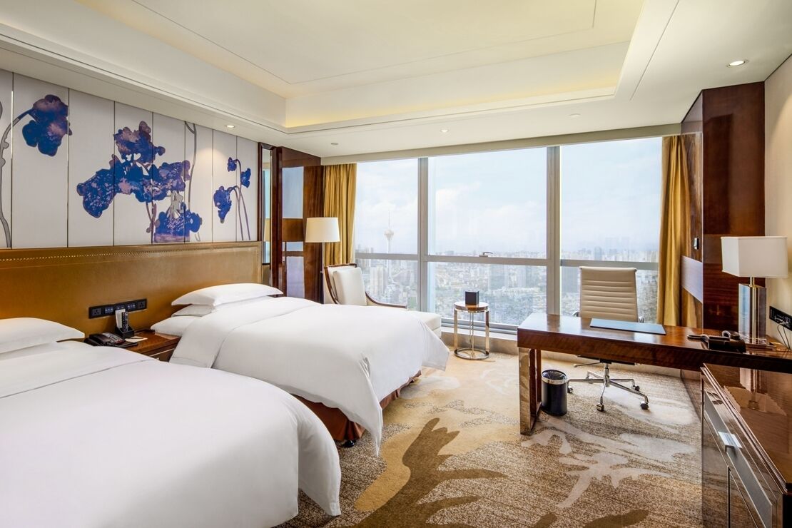 deluxe twin room | premium bedding, minibar, in-room safe, desk
