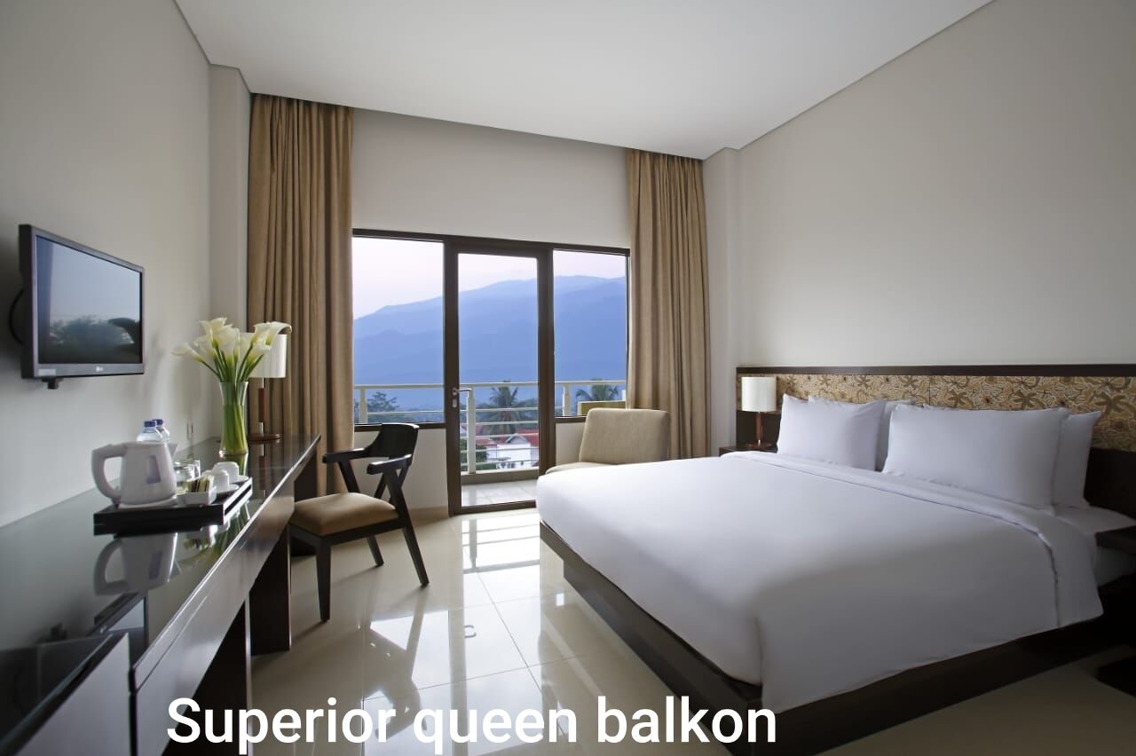 Superior Room, 1 Queen Bed, Balcony | In-room safe, desk, free WiFi